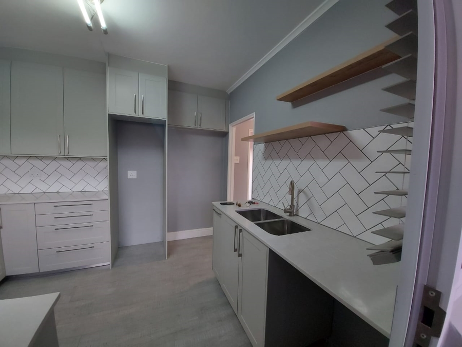 To Let 2 Bedroom Property for Rent in Claremont Western Cape